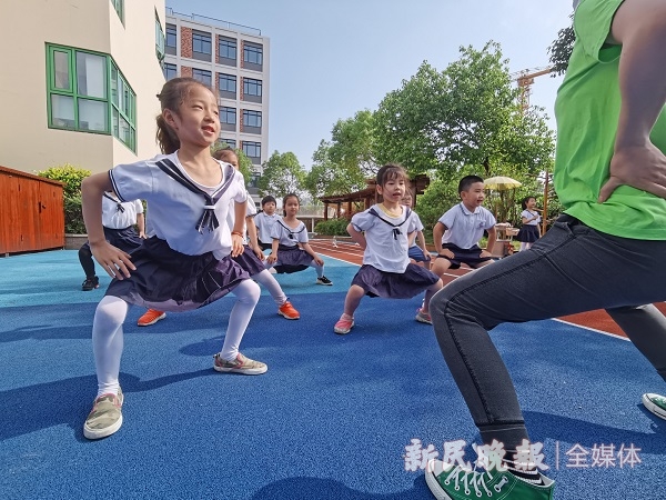 教程详解，如何下载和使用小万客户微信小程序