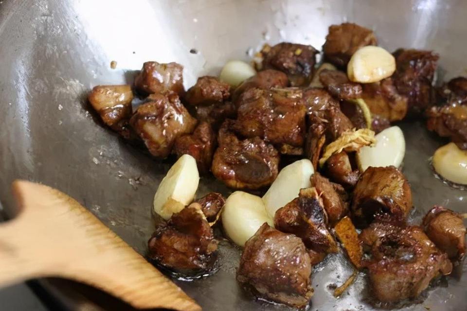 电饭锅做红烧排骨 电饭锅做红烧排骨视频