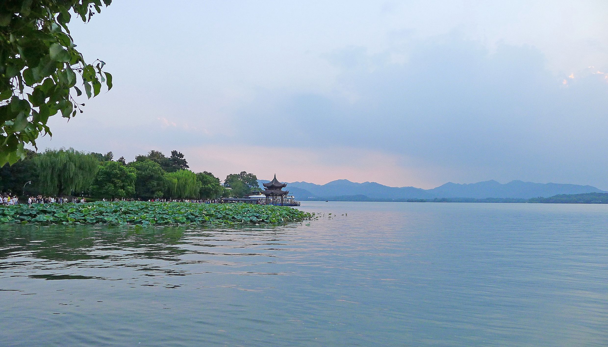 西湖附近景点 西湖附近景点推荐