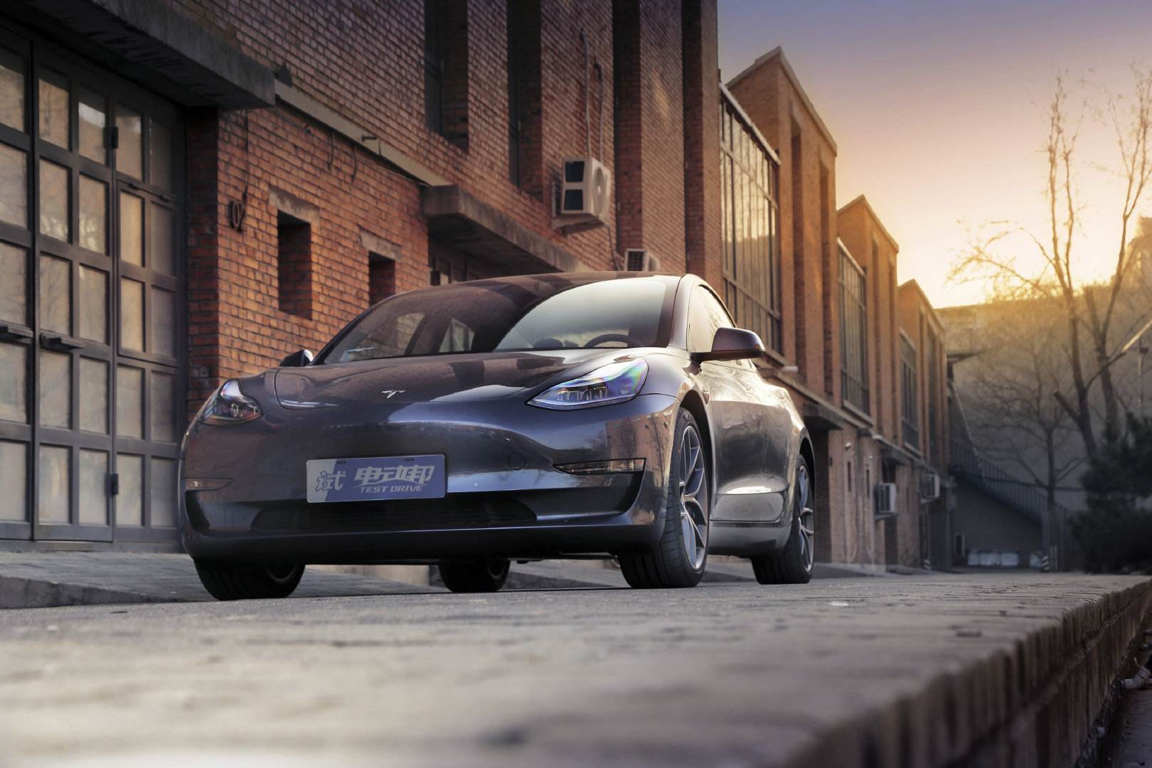 特斯拉model3中屏 特斯拉model3屏幕上面的图标都代表什么