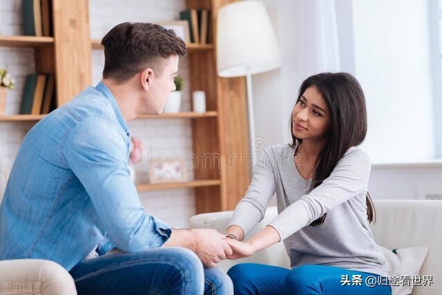 不拿老婆手机可以老公出轨了实时监控对方通话 